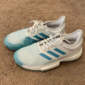 Adidas tennis shoes